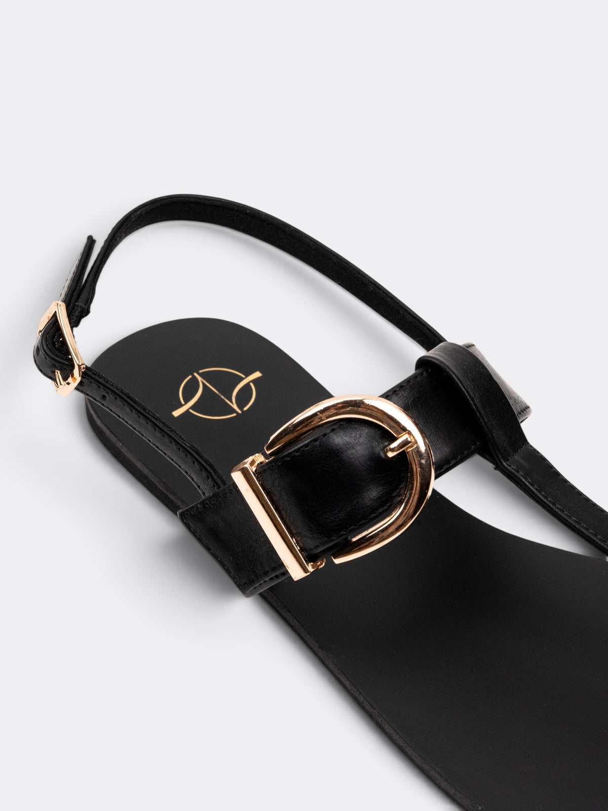 CHLLEN Women Black Buckle Detail T-Strap Flat Sandals