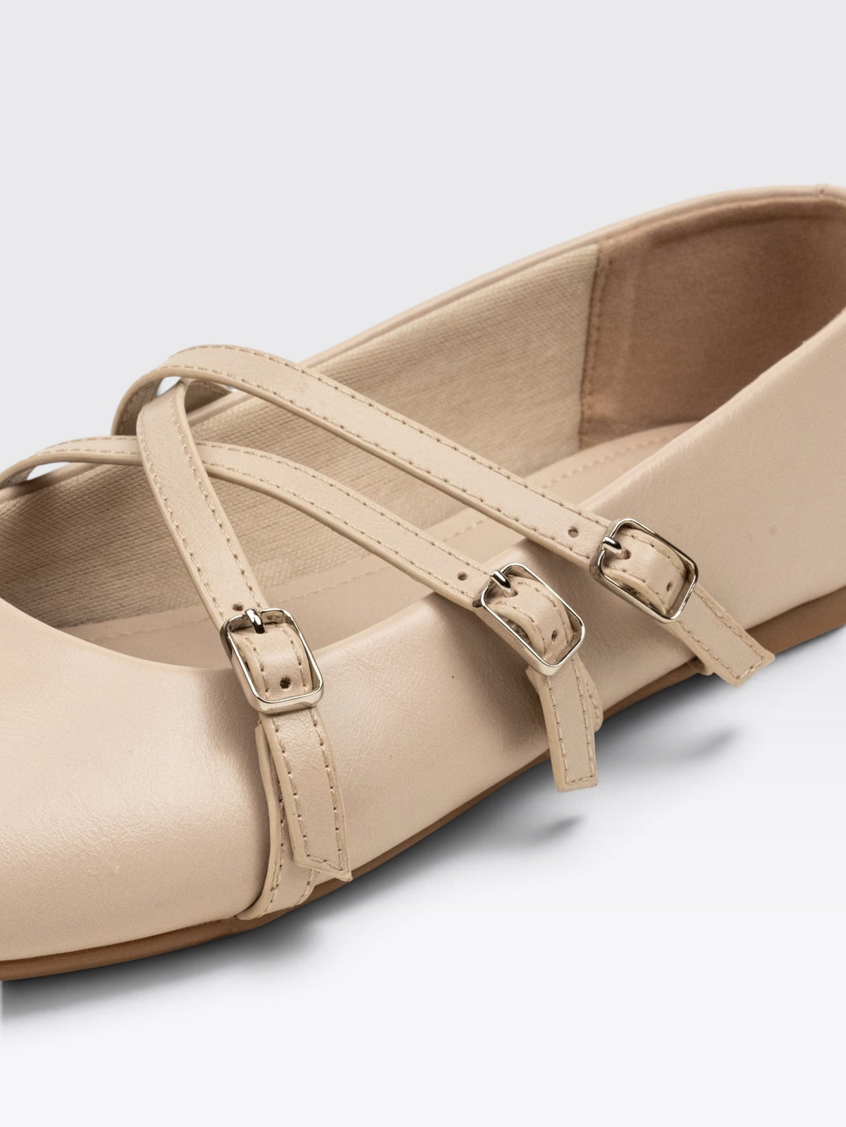 CHLLEN Verona Ivory Mary Jane Flats