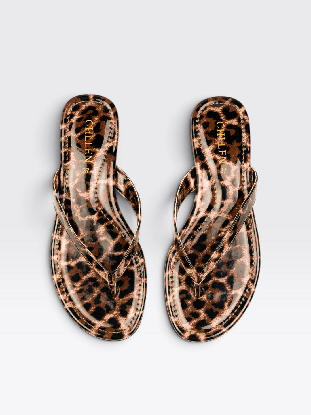 CHLLEN Womens Leopard Print Flats