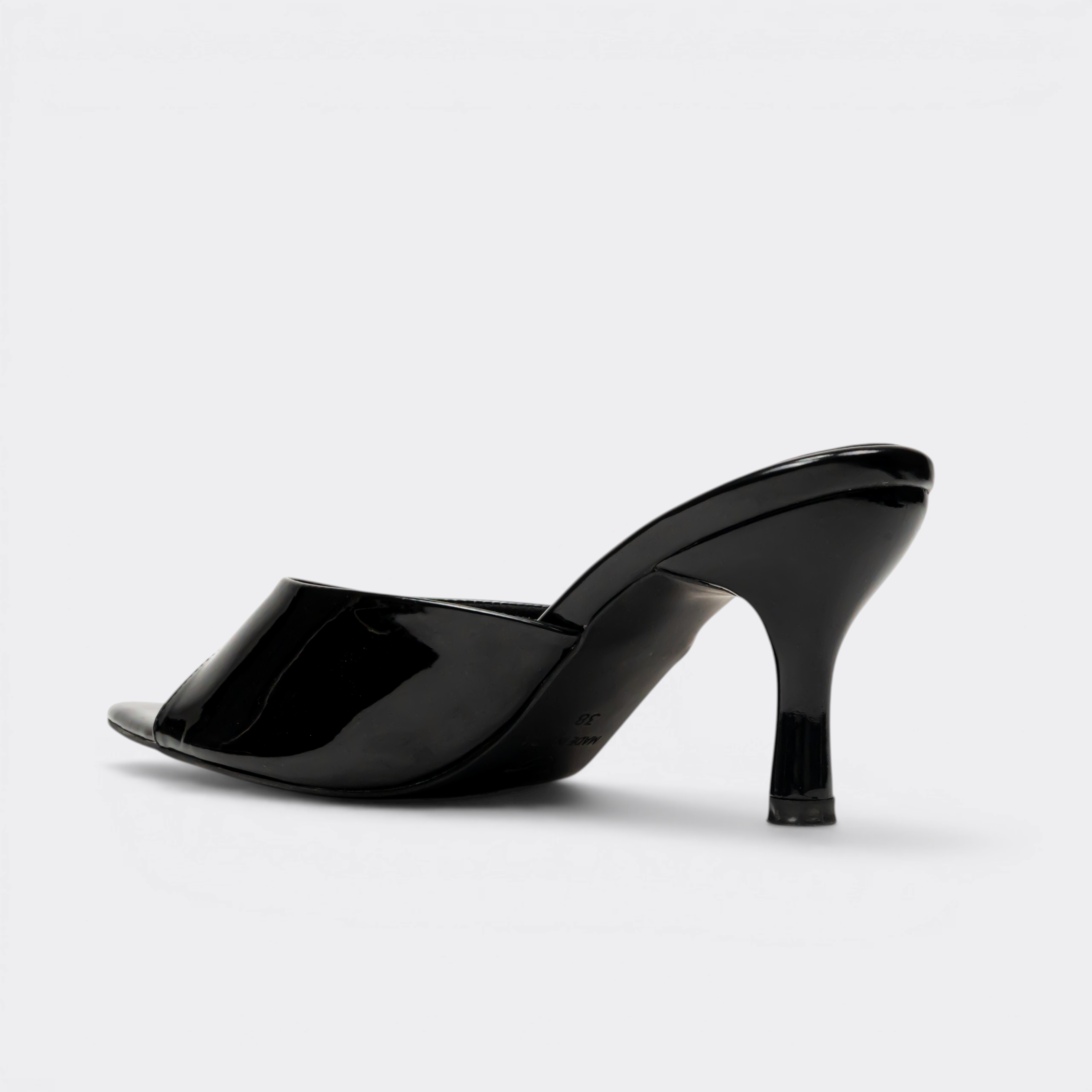 CHLLEN Noir Gloss Pointed Mule Heels