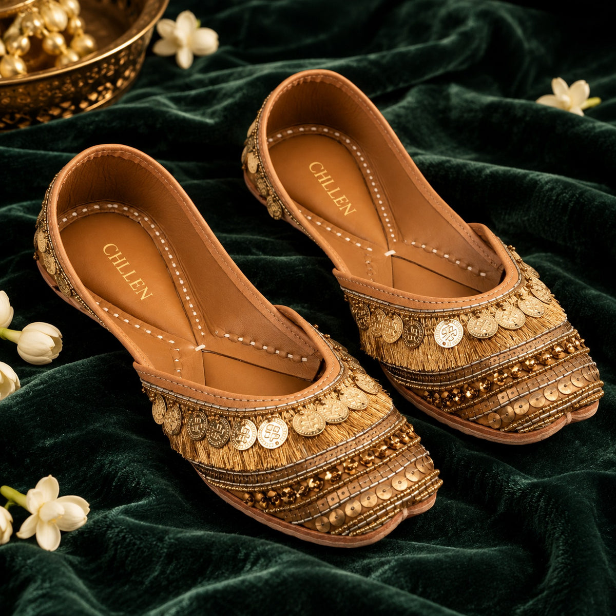 CHLLEN Golden Zari Fringe Embellished Juttis