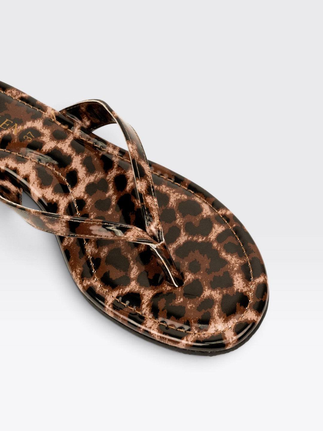 CHLLEN Womens Leopard Print Flats