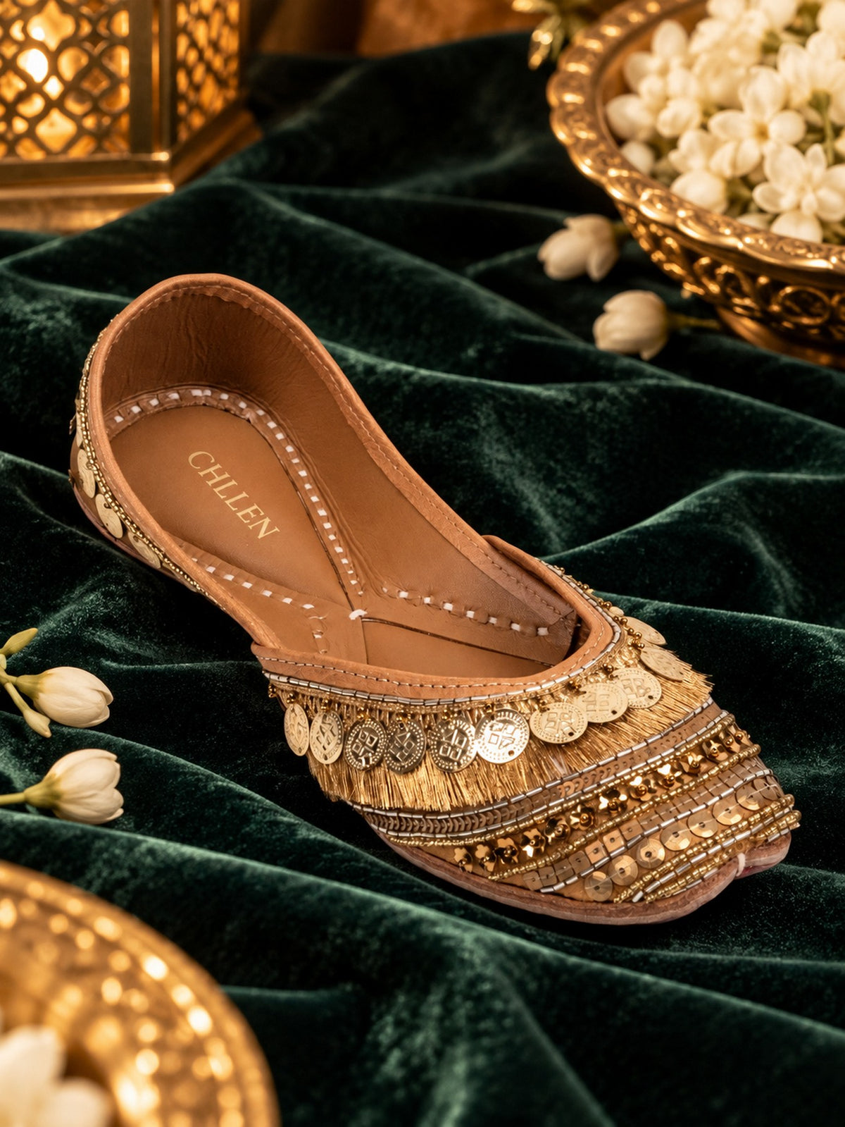 CHLLEN Golden Zari Fringe Embellished Juttis