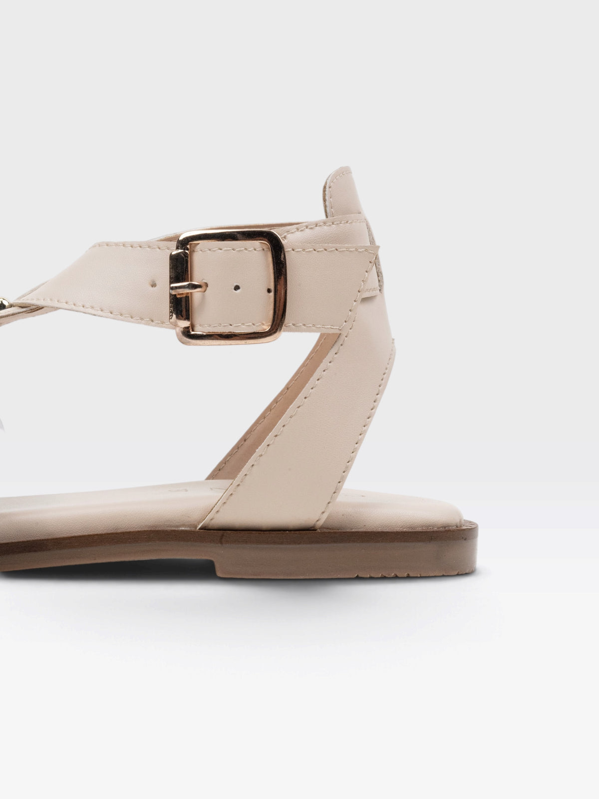 CHLLEN Ivory Flat Sandals with Gold-Tone Stud Accents and Toe-Loop Design