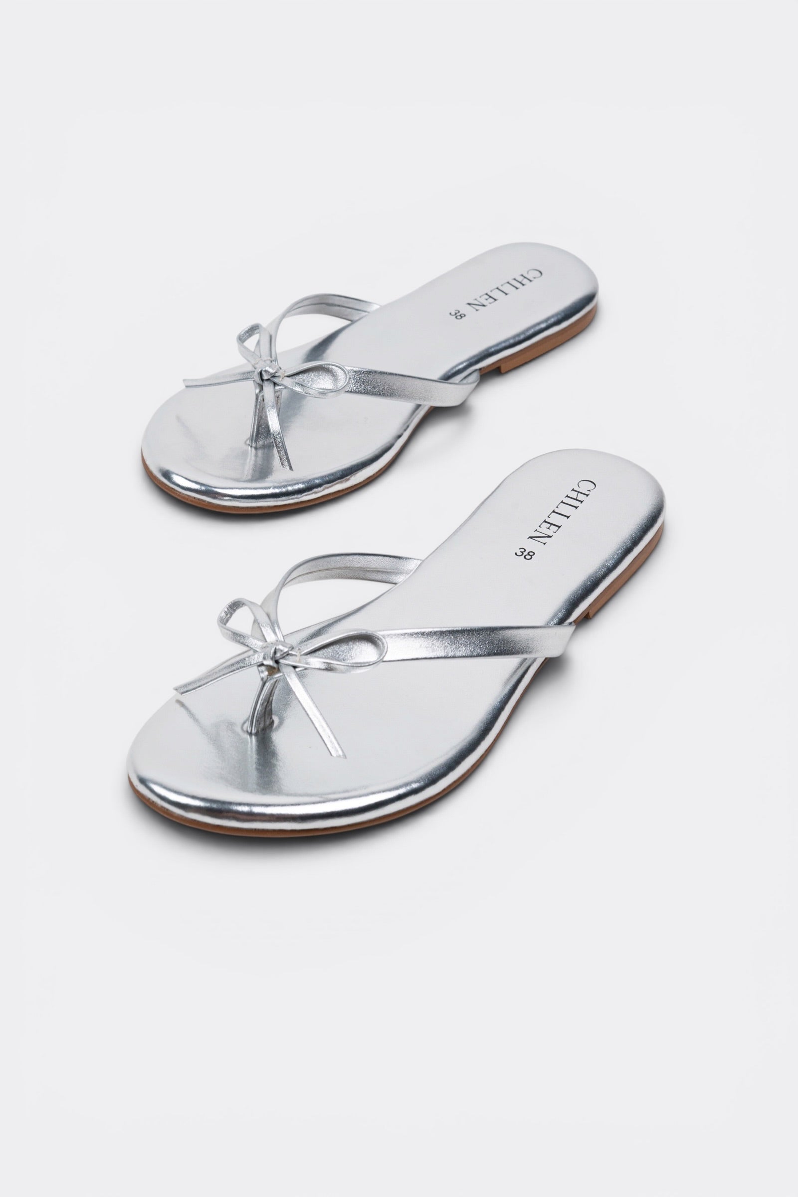 CHLLEN Silver Bow Toe-Ring Flats