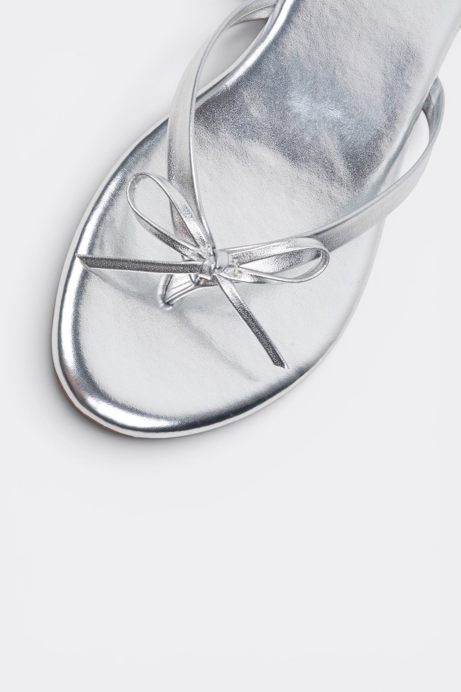 CHLLEN Silver Bow Toe-Ring Flats
