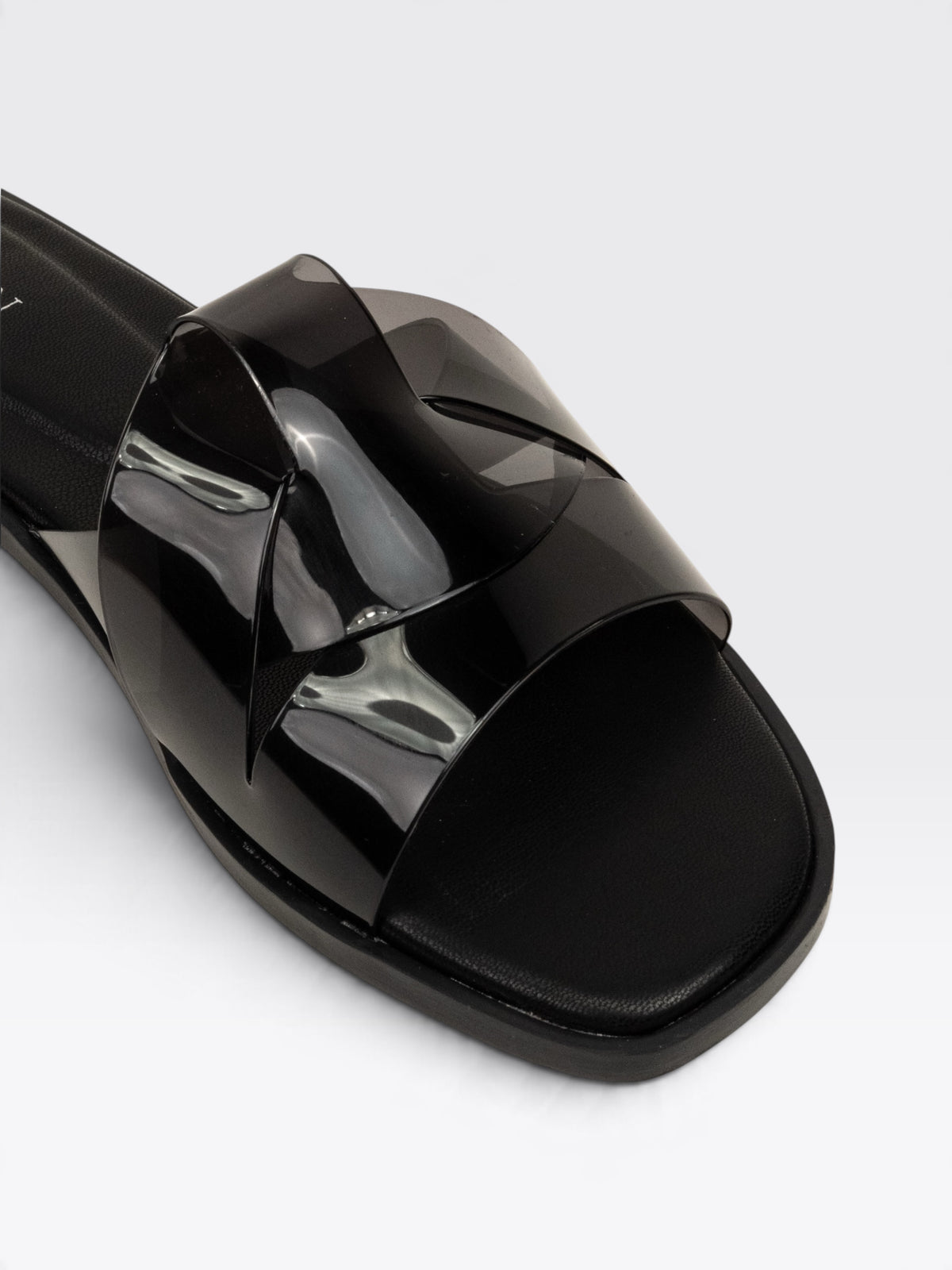 CHLLEN Black Glossy Strap Open Toe Flats
